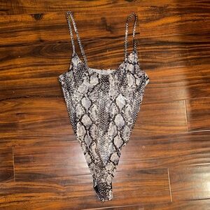 Fashion Nova Can’t Get Enough Bodysuit Snakeskin XL